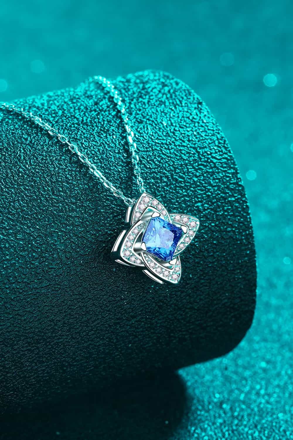 Dazzling Floral Moissanite Necklace – 1 Carat