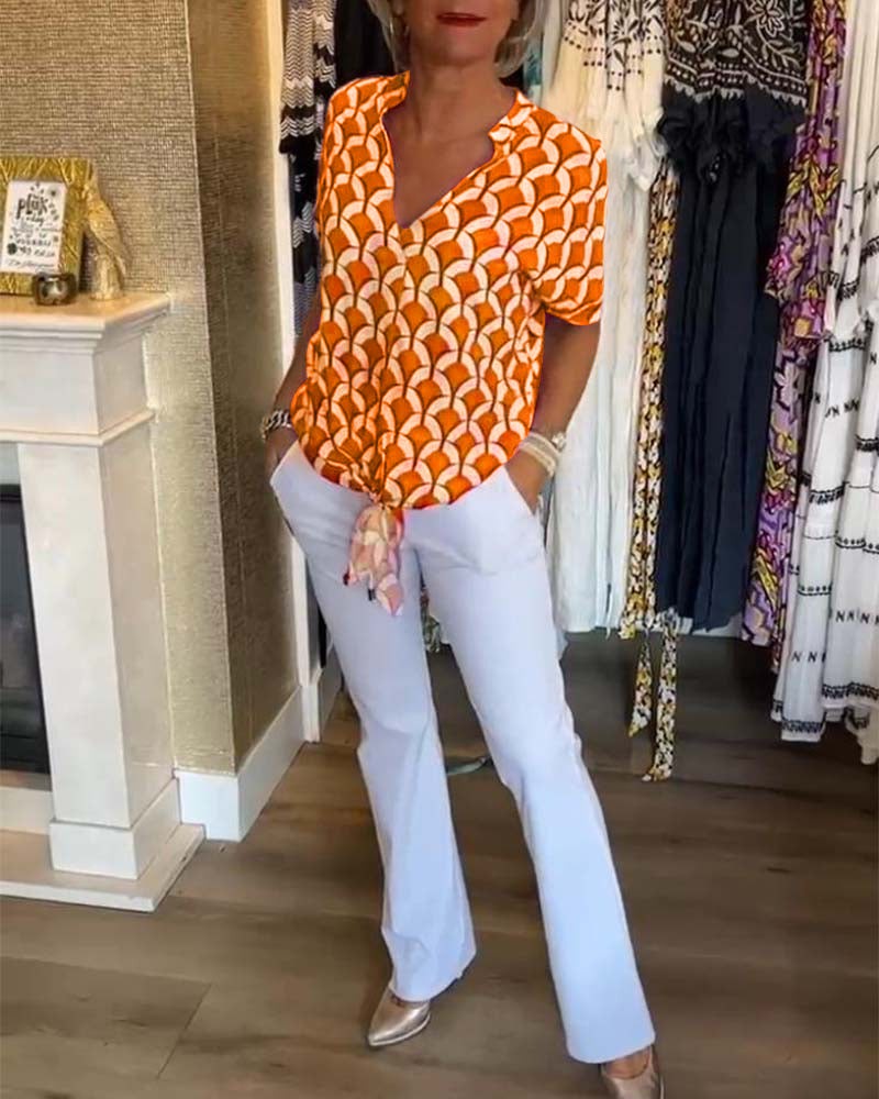 Short-Sleeved V-Neck Printed Casual Top