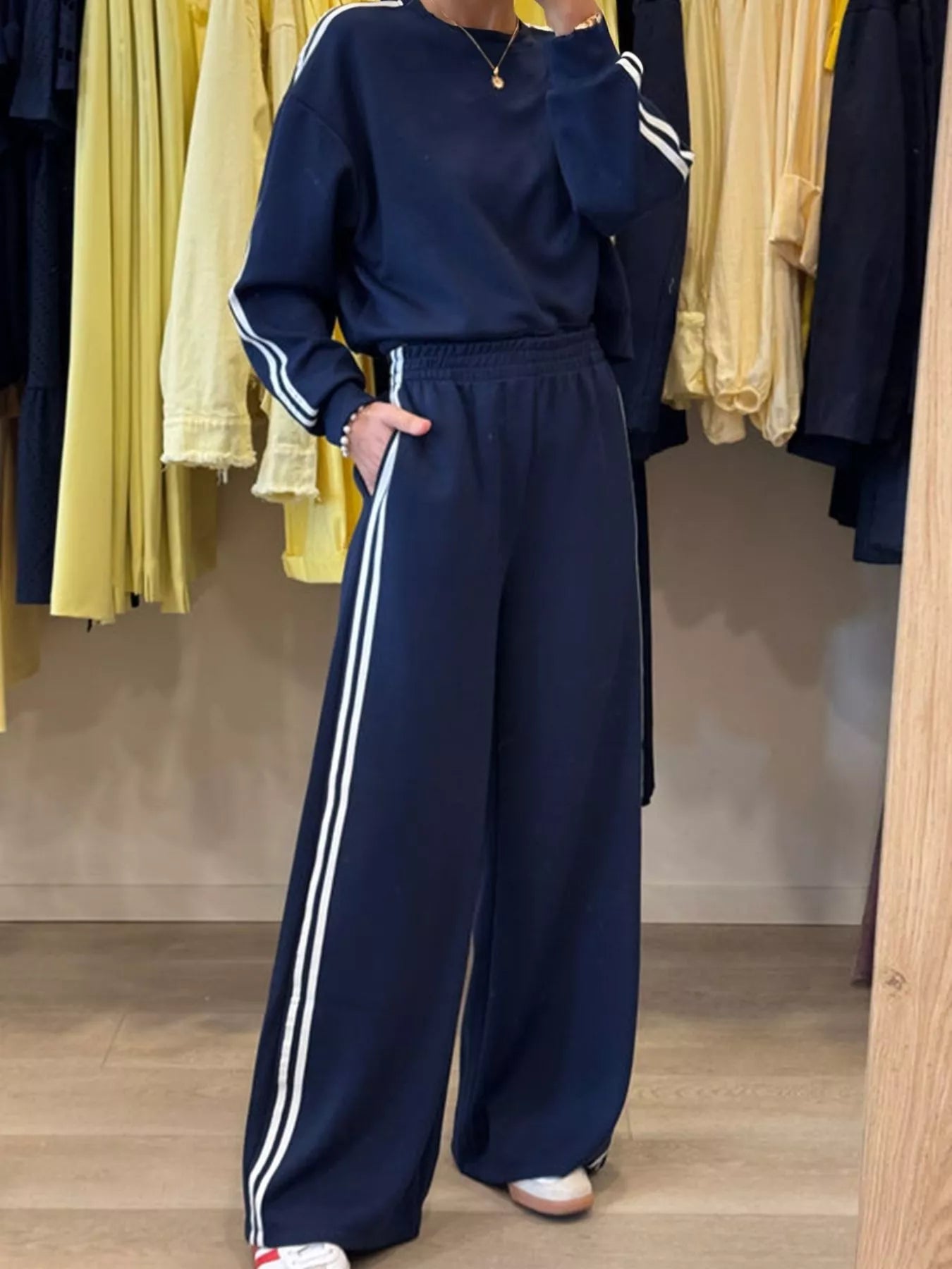 Striped Detail Crewneck Top and Elastic Sweatpants 2pcs Set