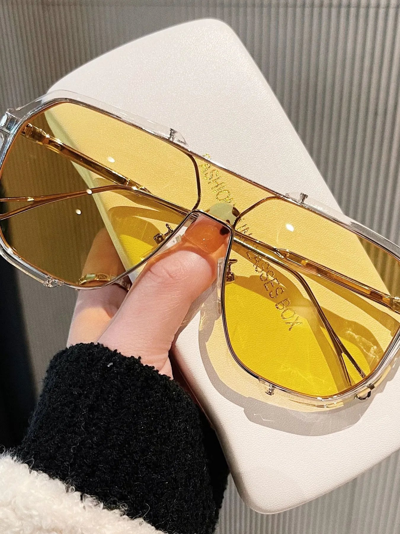 Glam Guard UV Oversized Sunglasses