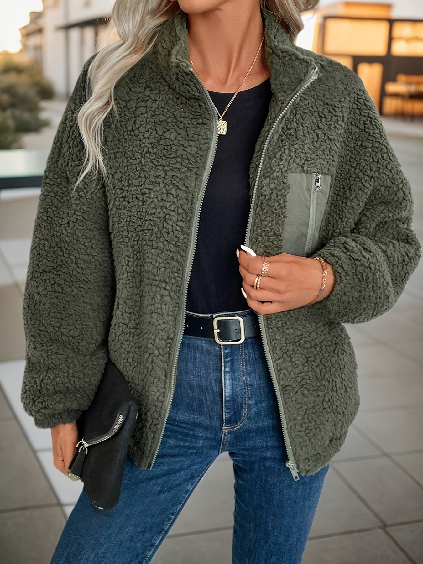 Ava™ – Veste zippée en peluche olive