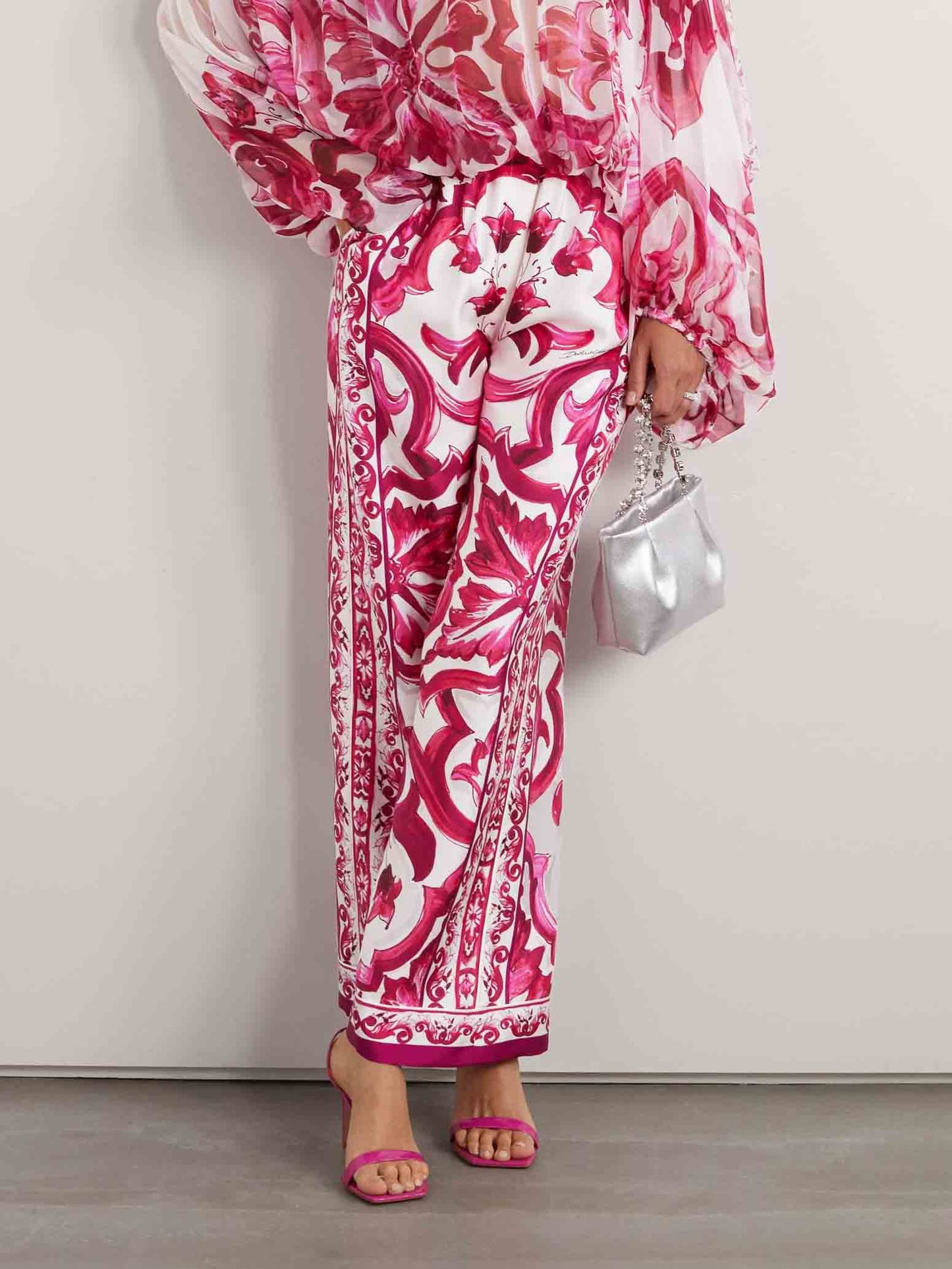 Elegant Baroque Floral Print Off-Shoulder Chiffon Two-Piece Set Pink Pants