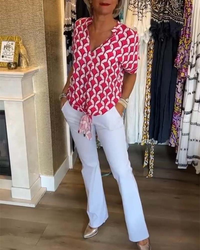 Short-Sleeved V-Neck Printed Casual Top