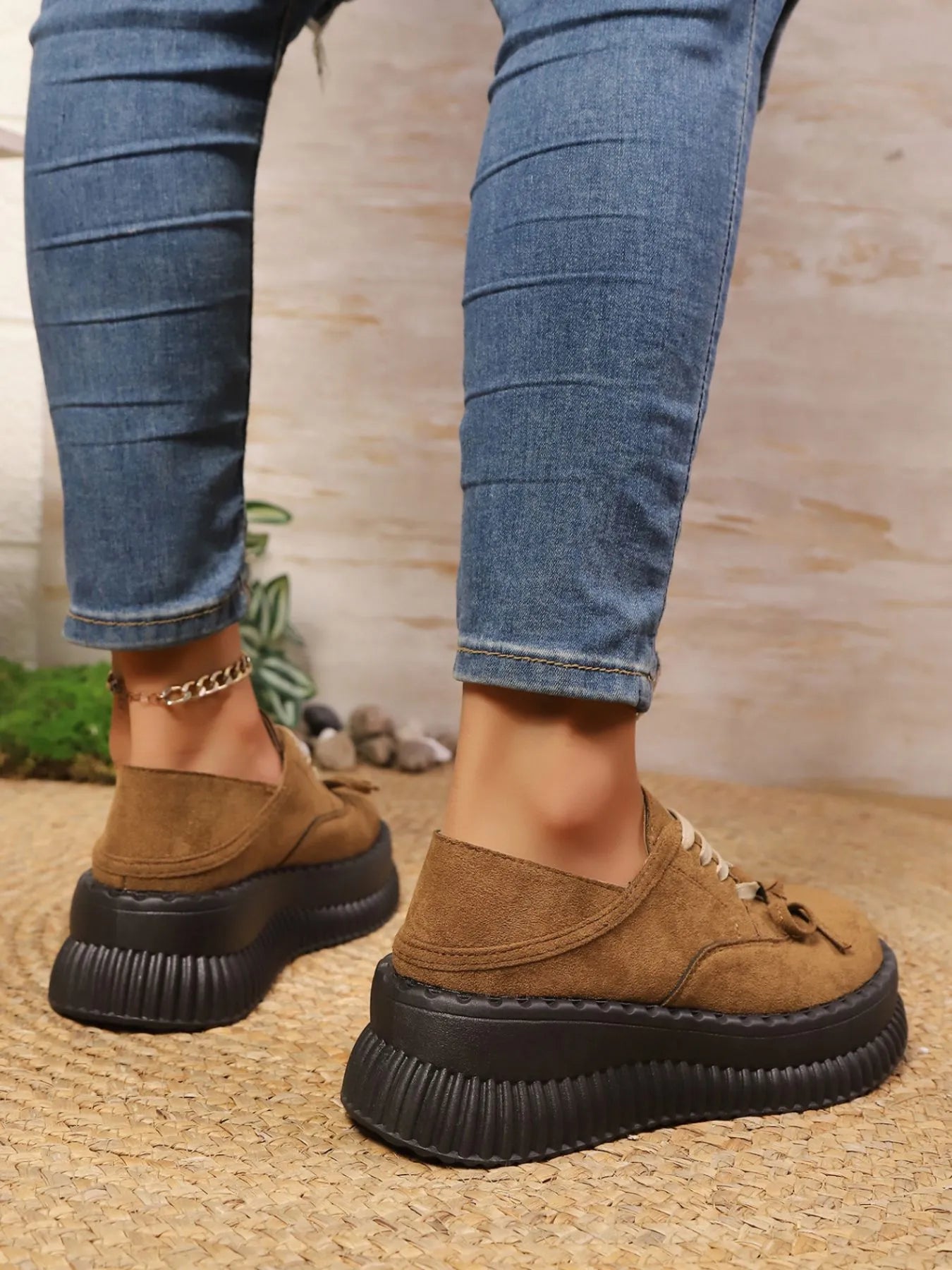 Chic Lace-Up Platform Loafers – Bold, Contemporary Style