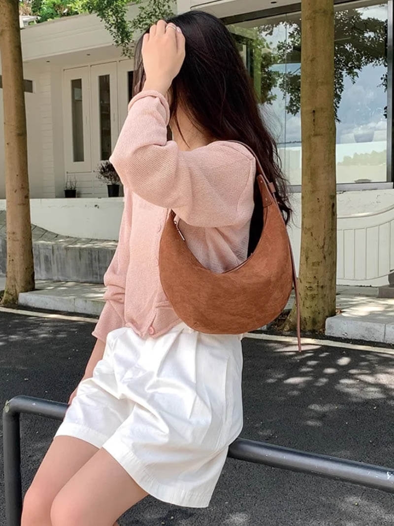 Lydia Halfmoon Tasche aus Wildlederimitat