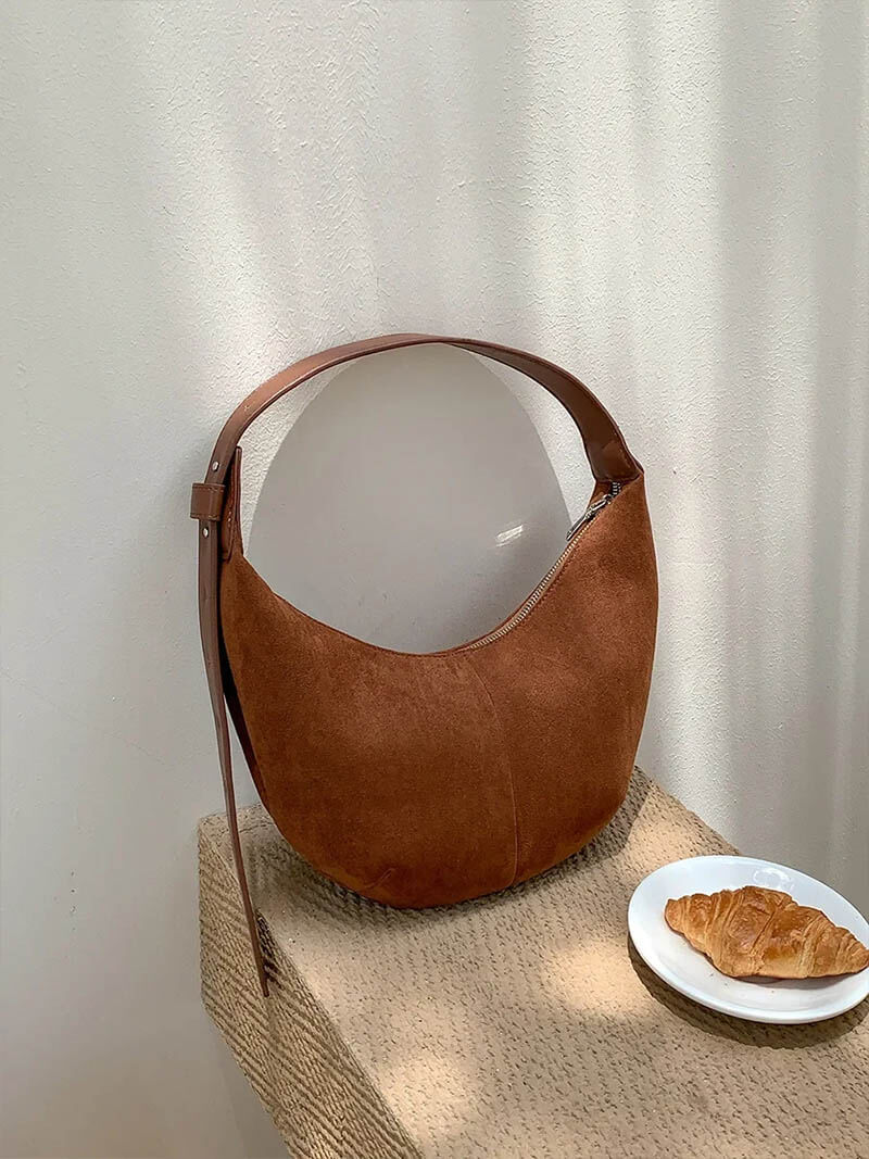 Lydia Halfmoon Tasche aus Wildlederimitat