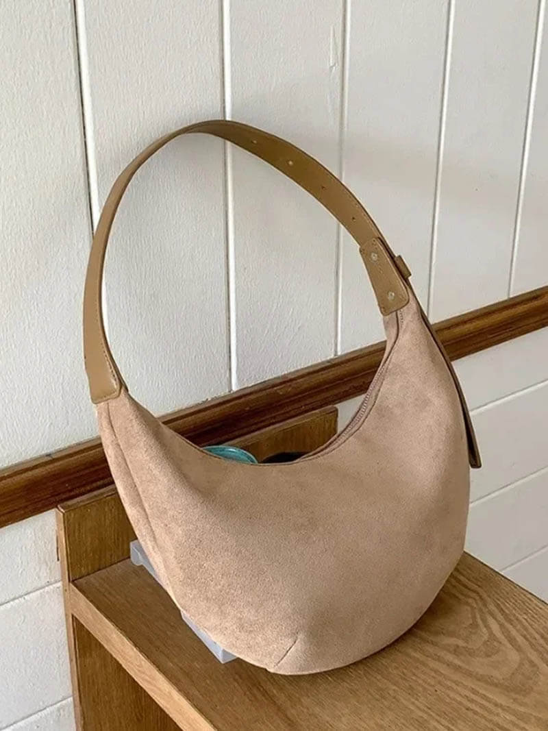 Lydia Halfmoon Tasche aus Wildlederimitat