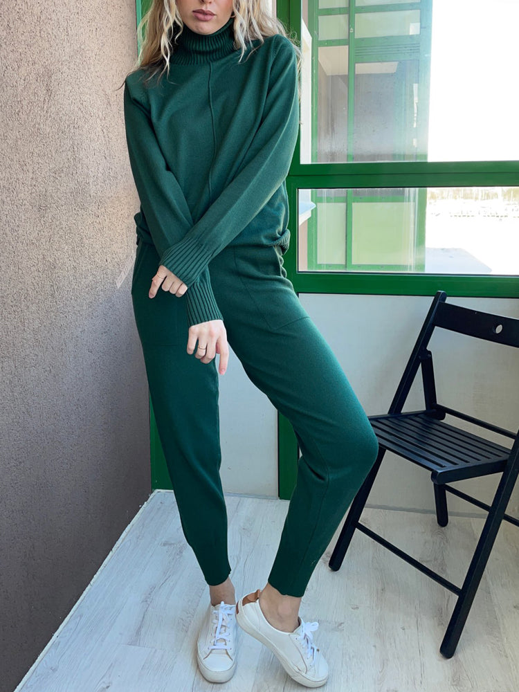 April | Stylish Comfortable Turtleneck Set