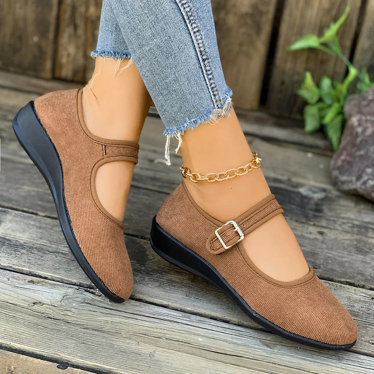 Women’s Round Toe Mesh Slip-On Shoes – Lightweight Breathable Casual Sneakers