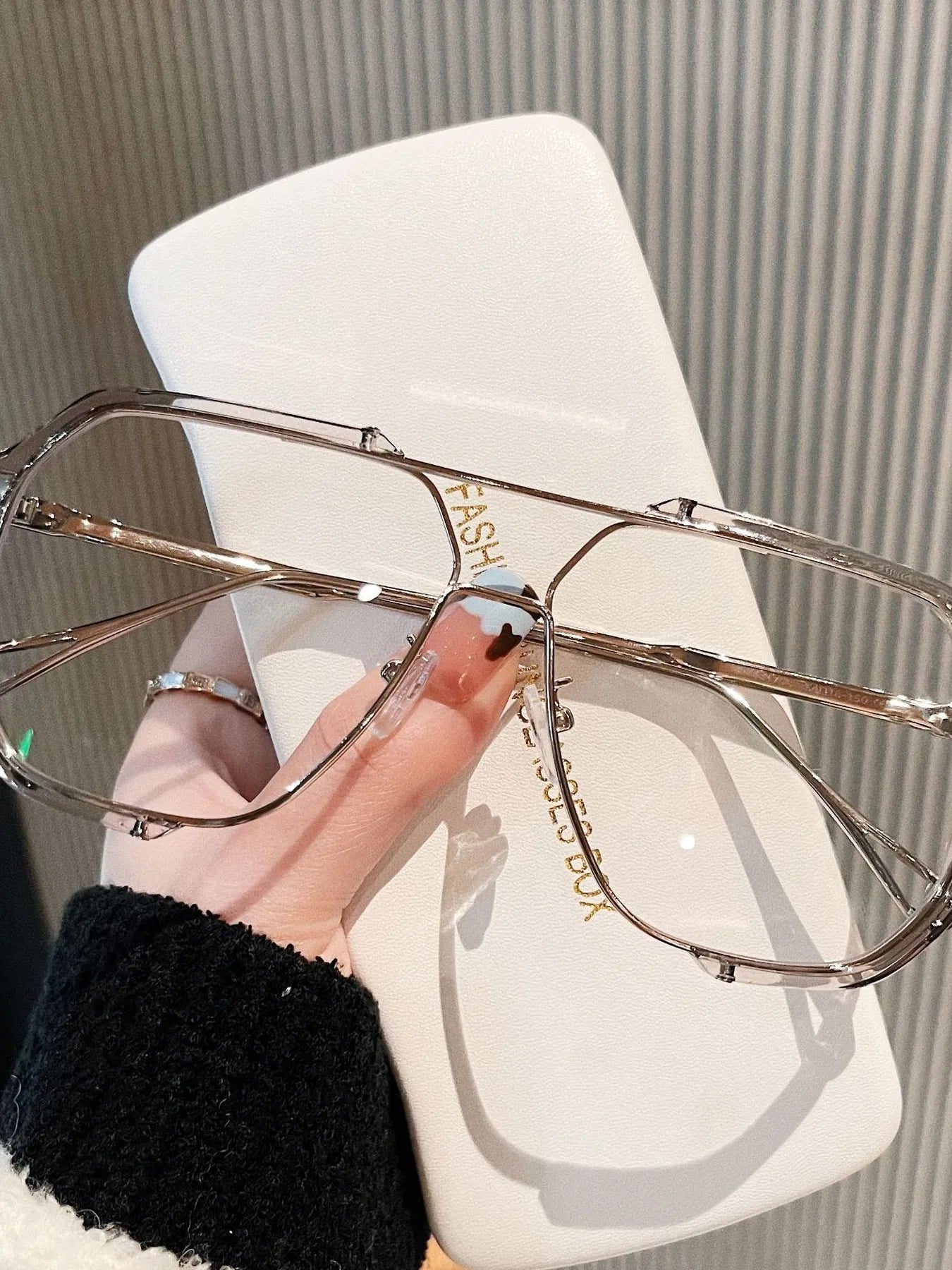 Glam Guard UV Oversized Sunglasses