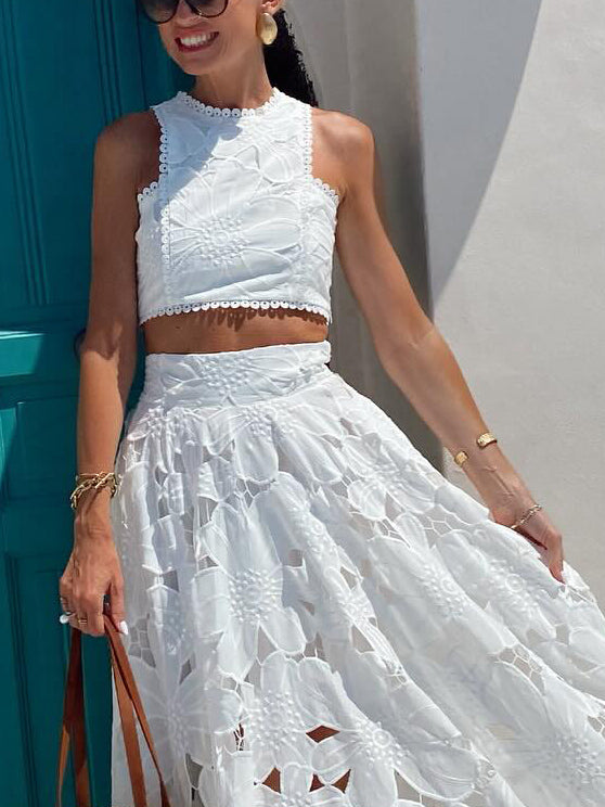 Elegant Hollow Floral Lace Cropped Tank Top White