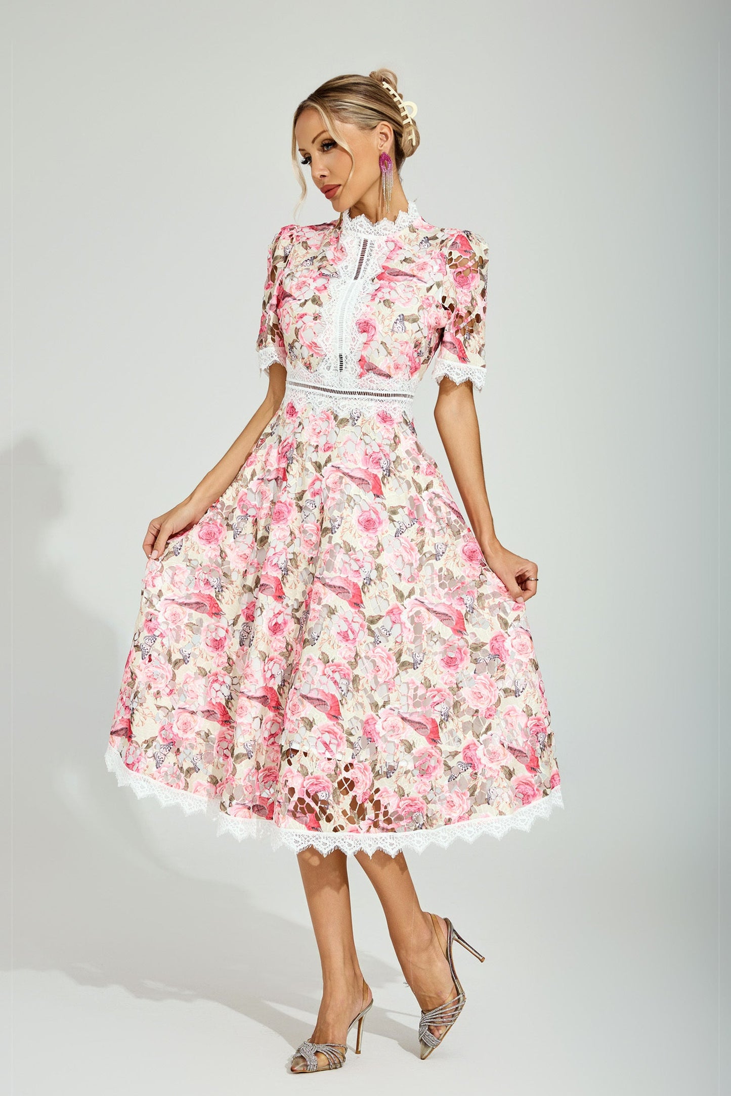 Rose Éclat Lace Midi Dress size M