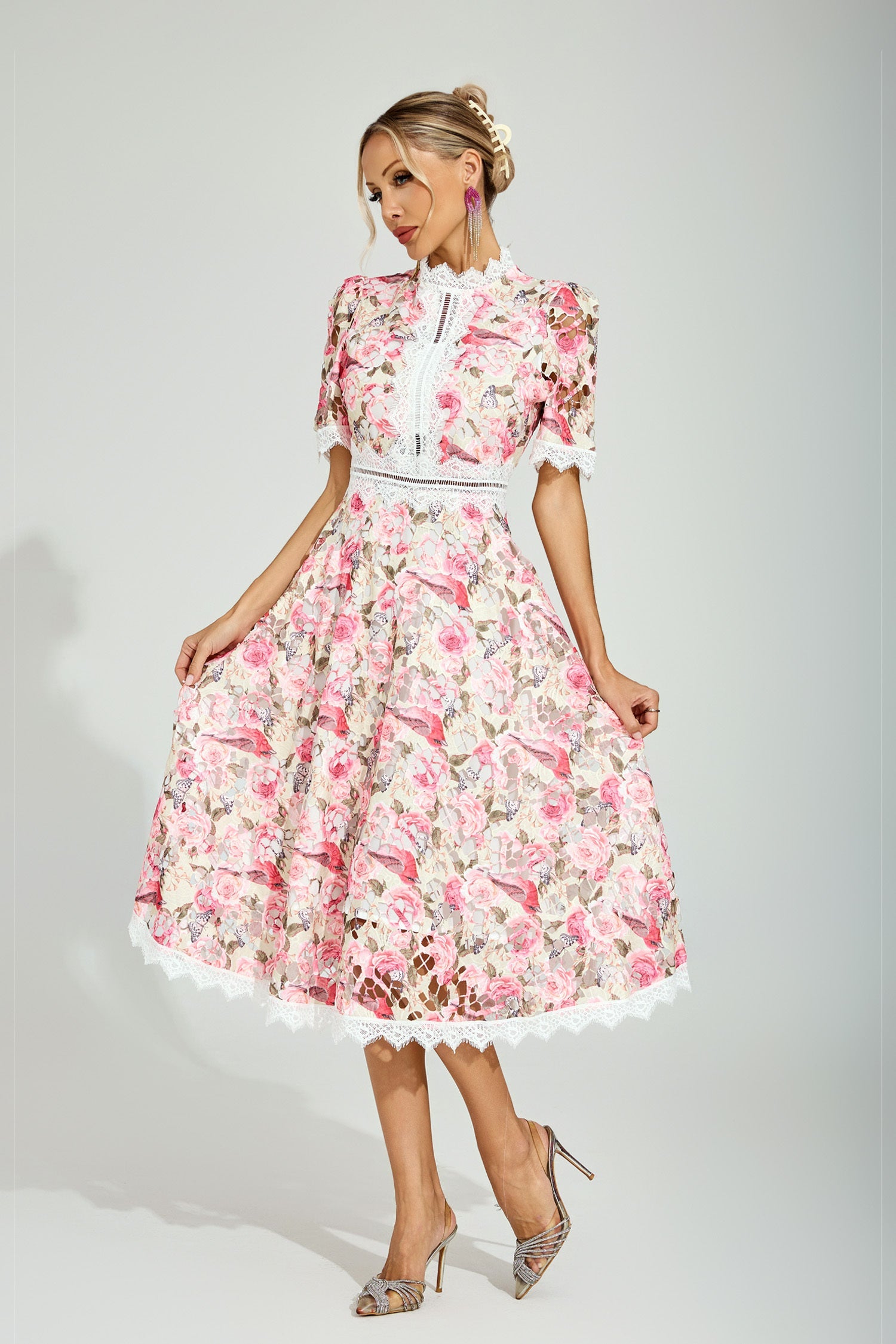Rose Éclat Lace Midi Dress size M
