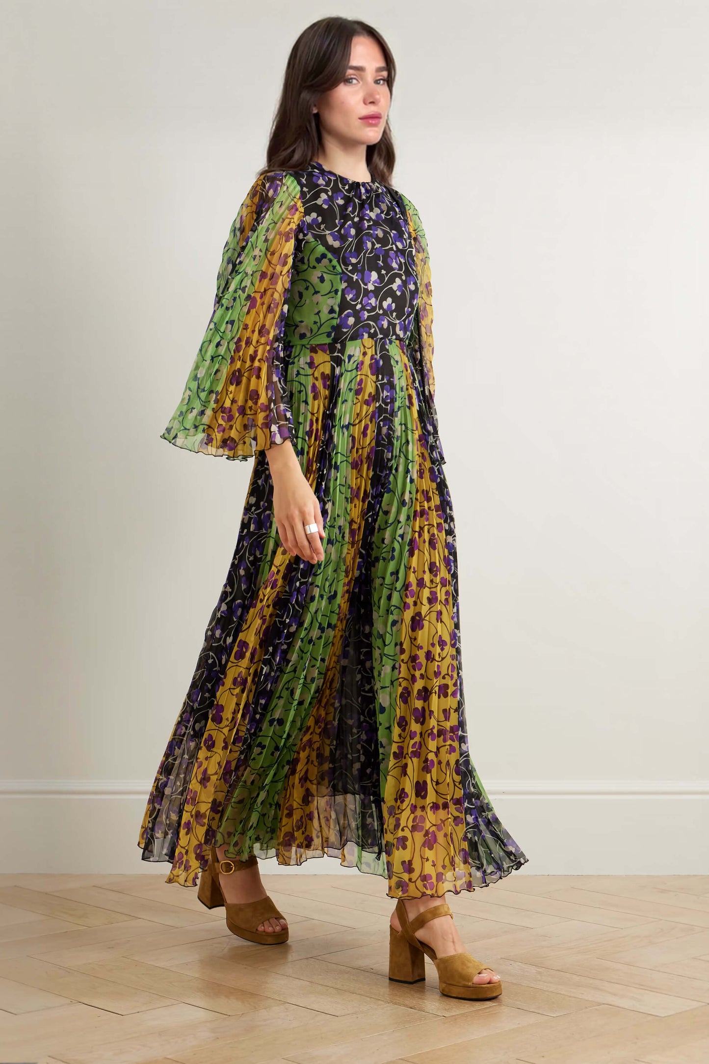 Exquisite Pleated Printed Chiffon Bell-Sleeve Maxi Dress Green