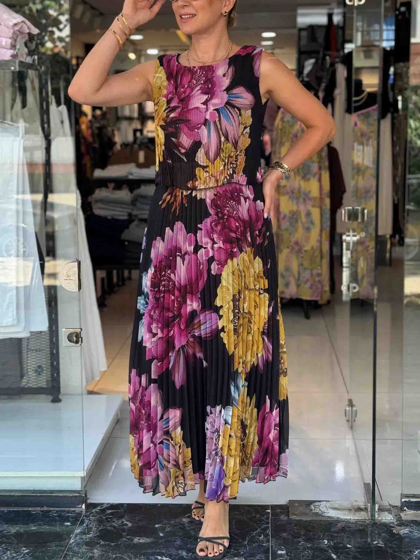 Elegant Double-layered Pleated Chiffon Printed Maxi Dress