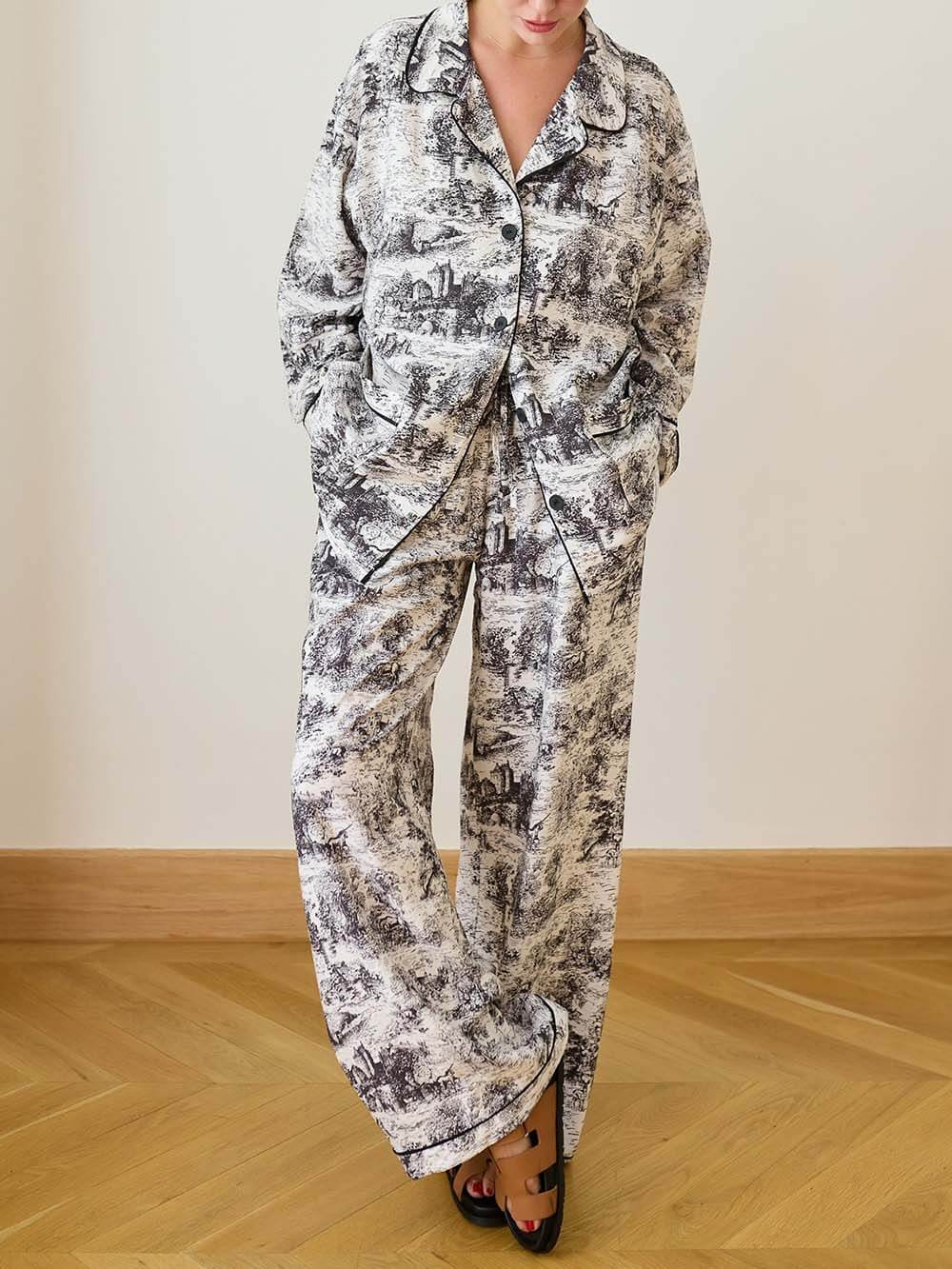 Unique Printed Button-Decorated Loose Pajama Set Black