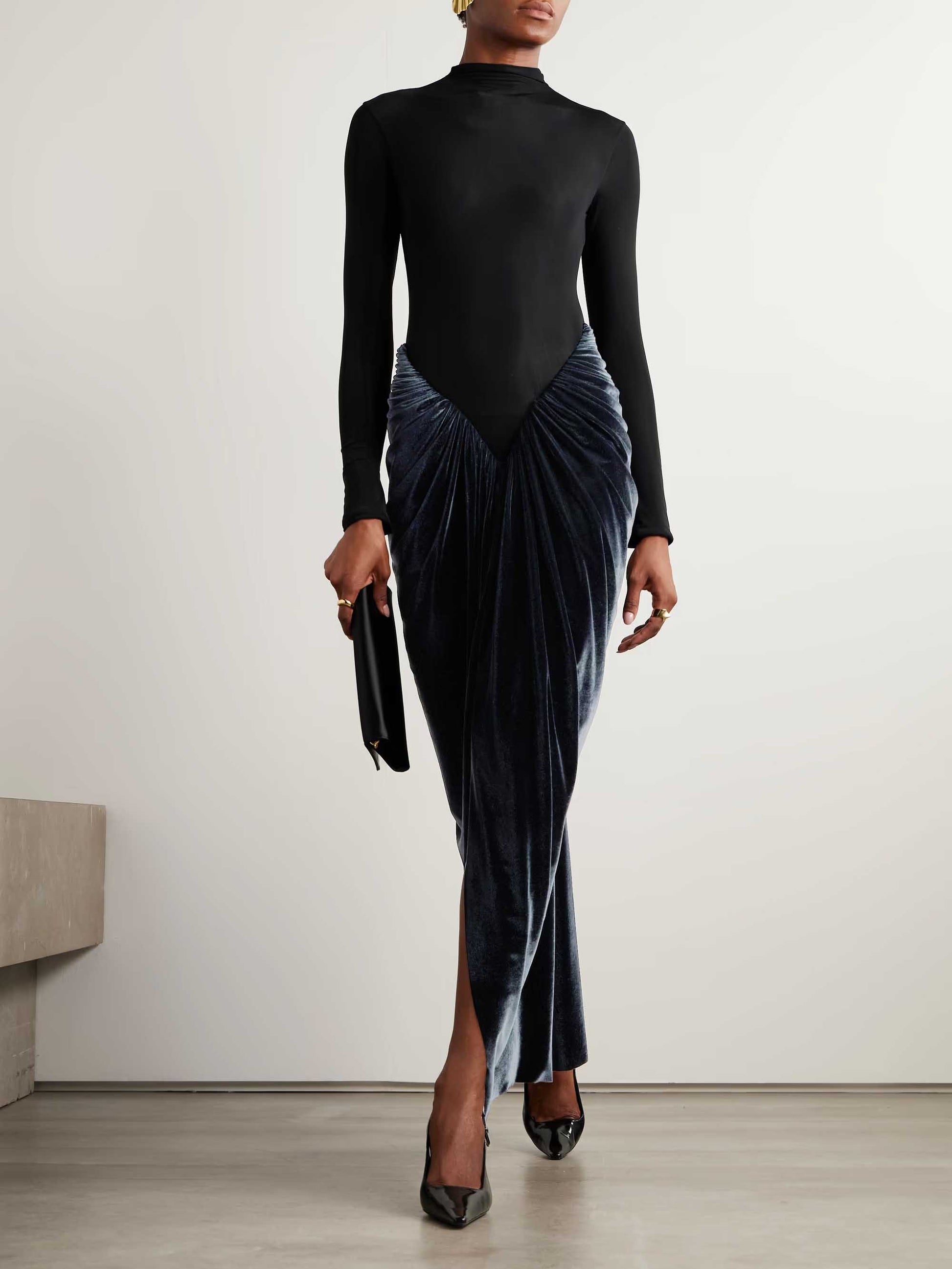 Elegant Long-sleeved Velvet Pleated Maxi Dress Black
