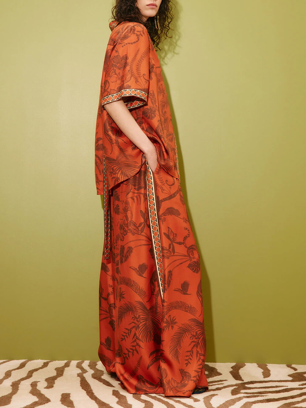 Unique Animal Print Satin Elastic Waist Side Seam Pocket Wide-Leg Pants