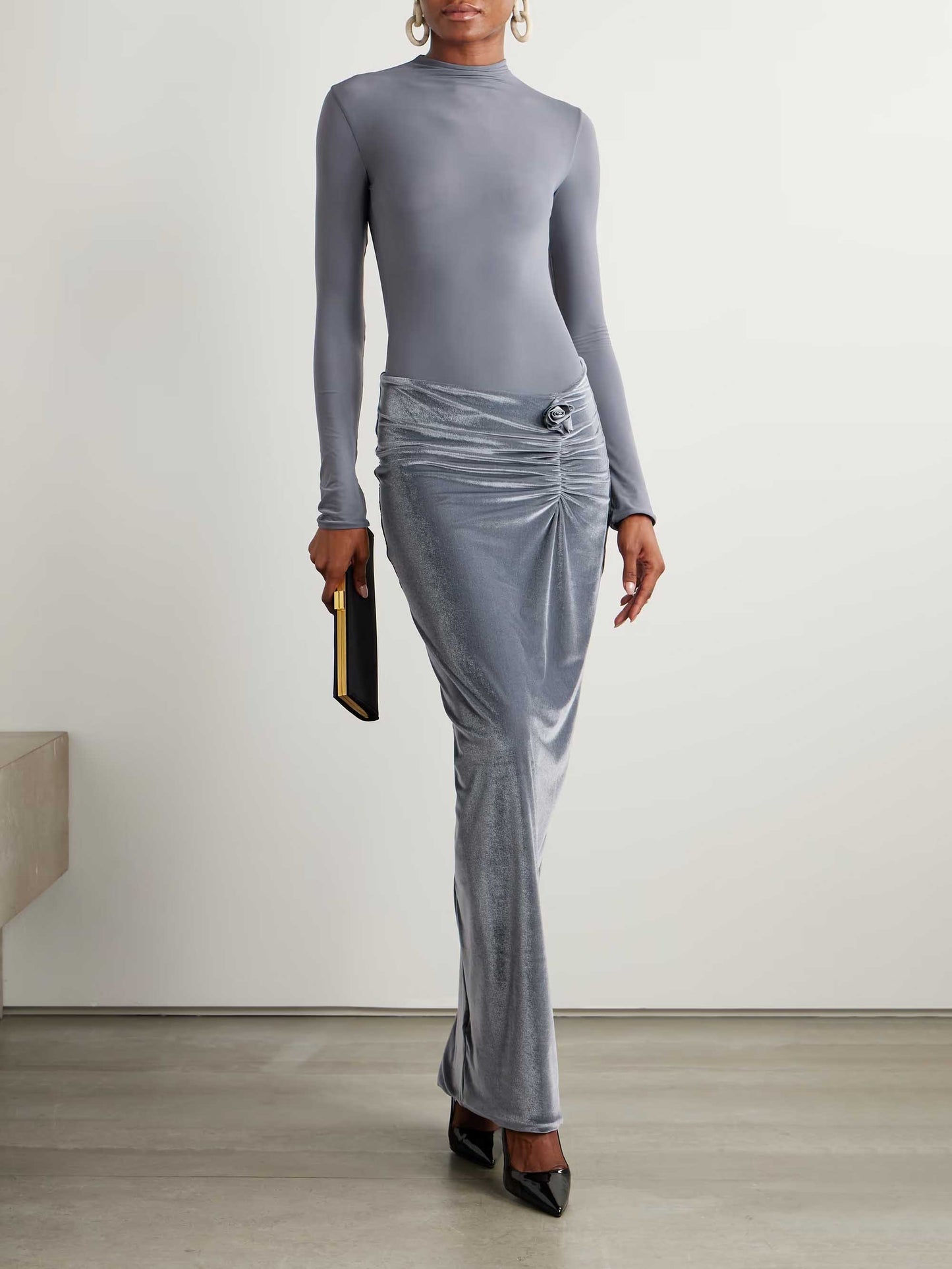 Elegant Open-back Velvet Pleated Maxi Dress Gray