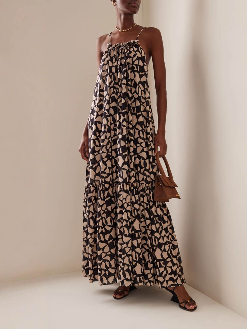 Fashionable Design Printed Backless Holiday Style Suspender Maxi Dress Black