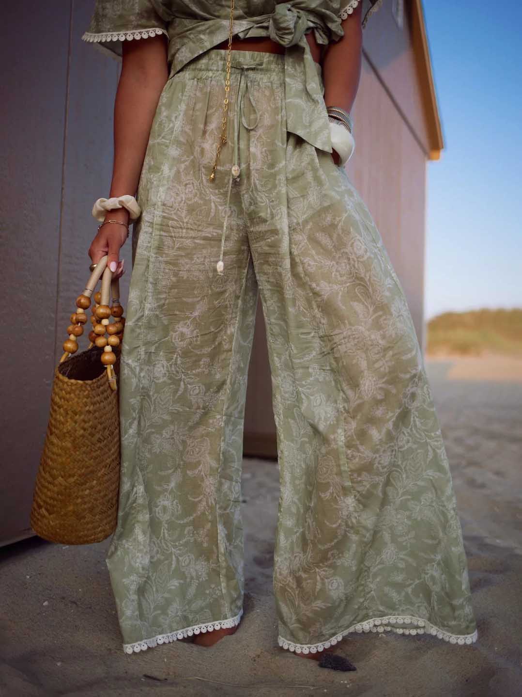 Elegant Wide-Leg Lace-Trimmed Floral Pants Green