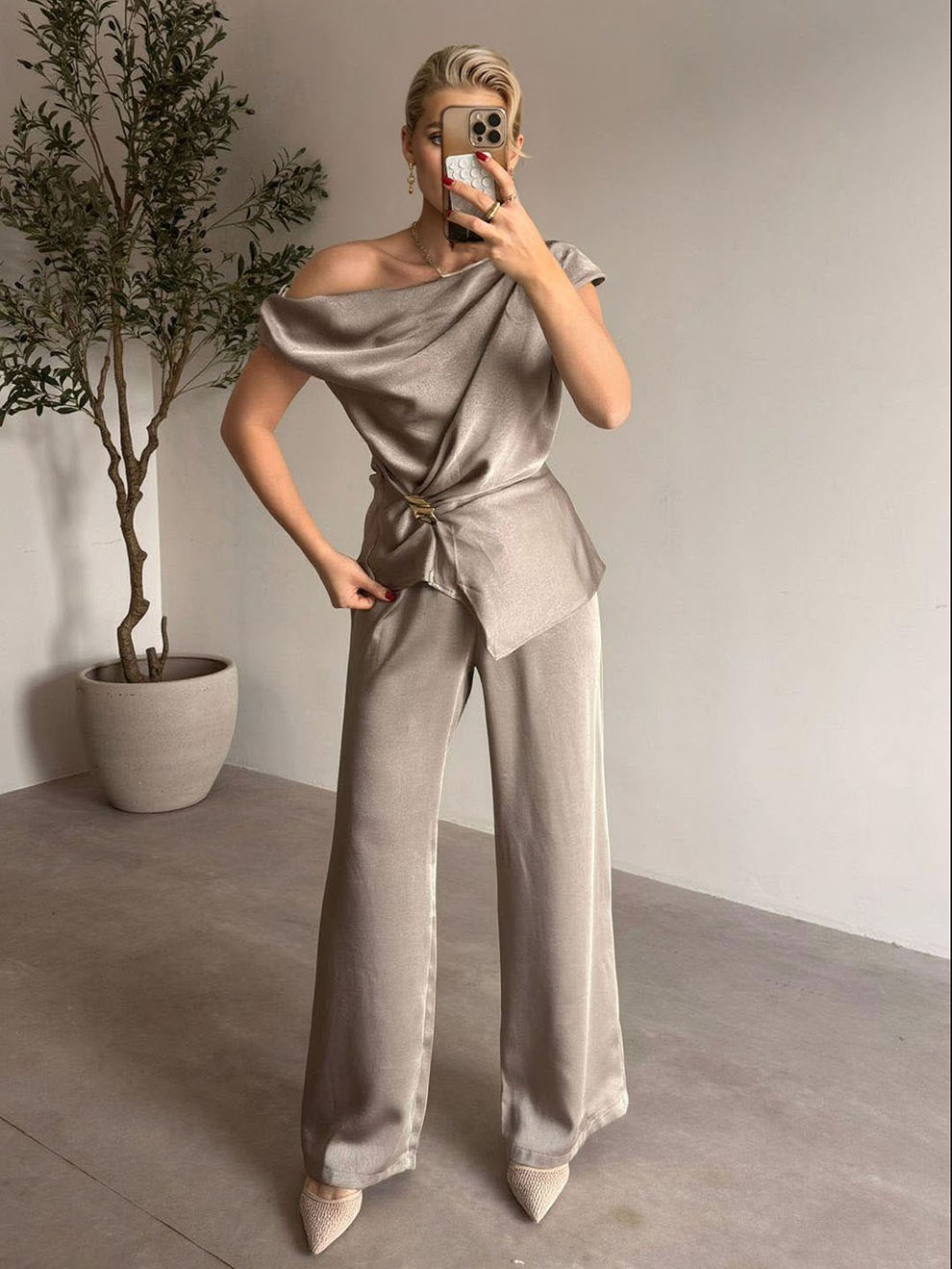 Elegant Satin One-Shoulder Draped Top & Wide-Leg Pants Two-Piece Set Gray