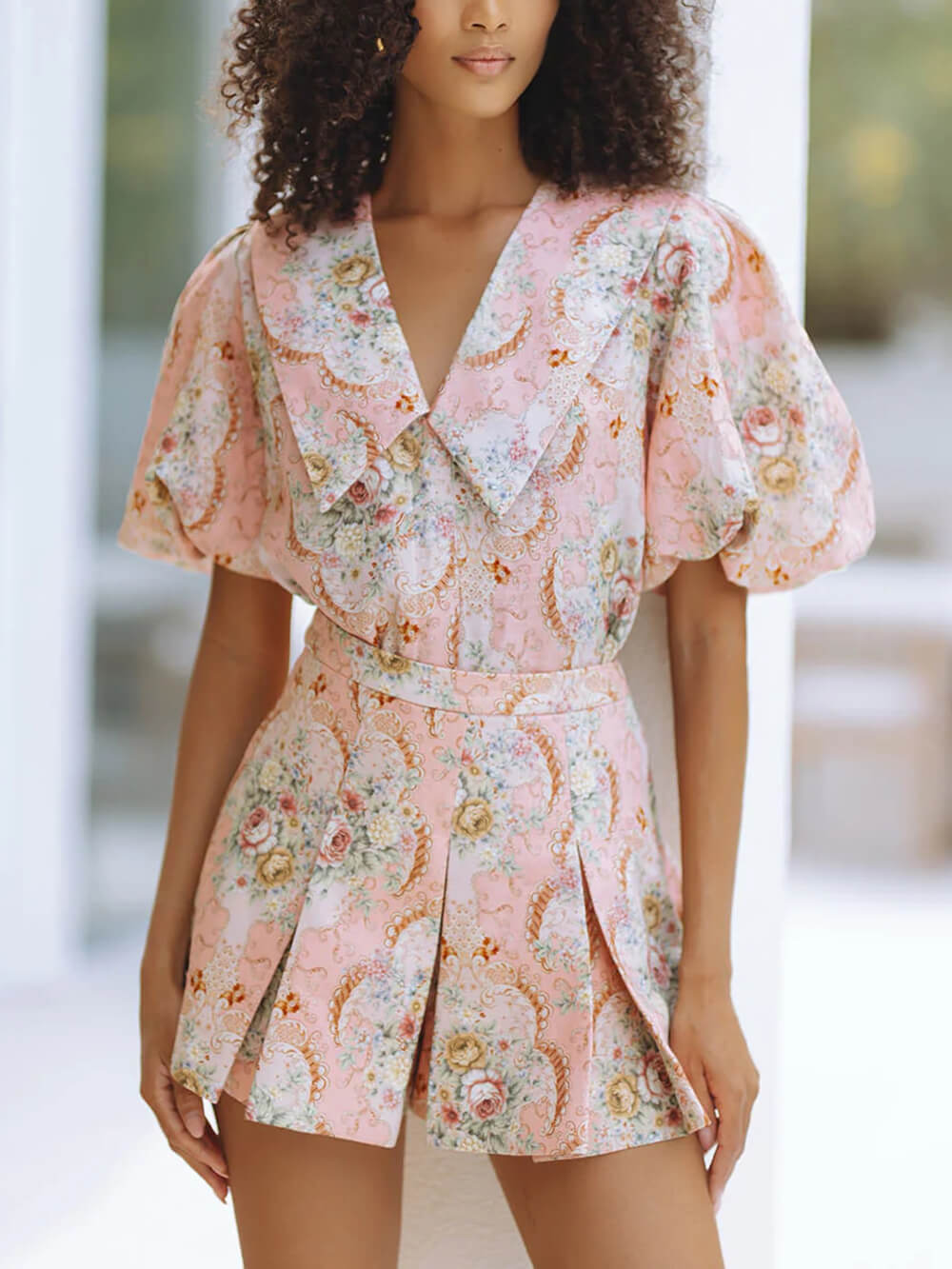 Delicate Floral Print Linen Top And Pleated Mini Shorts Set