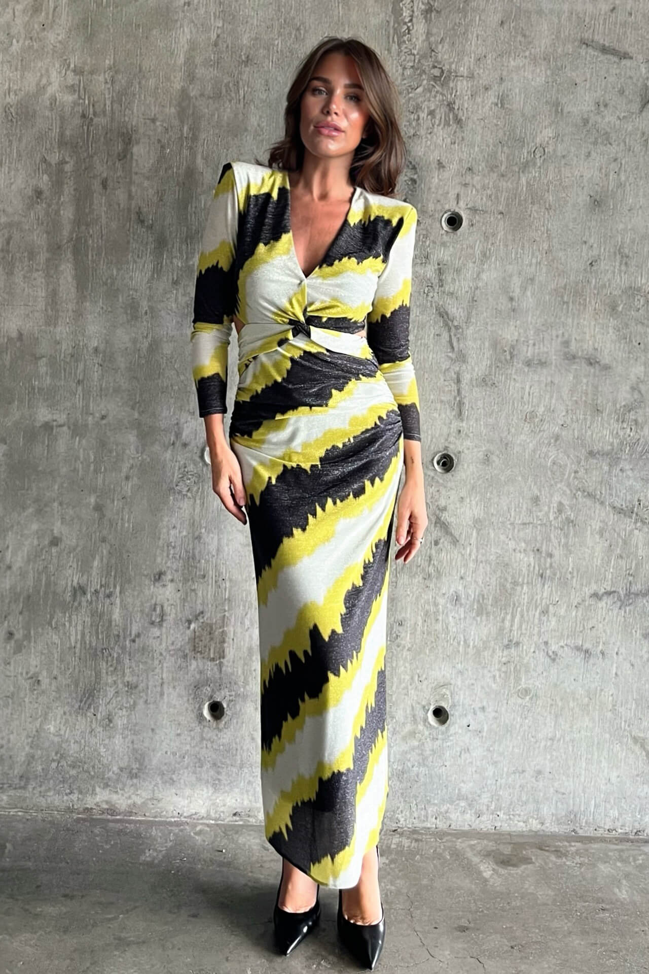Elegant Wave Print V-Neck Waist-Cinching Maxi Dress Multicolor