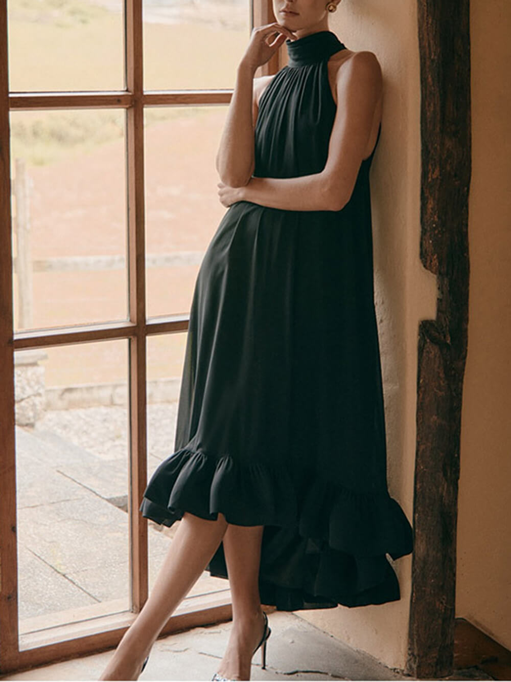 Elegant Ruffled Halter Neck Sleeveless Dress Black