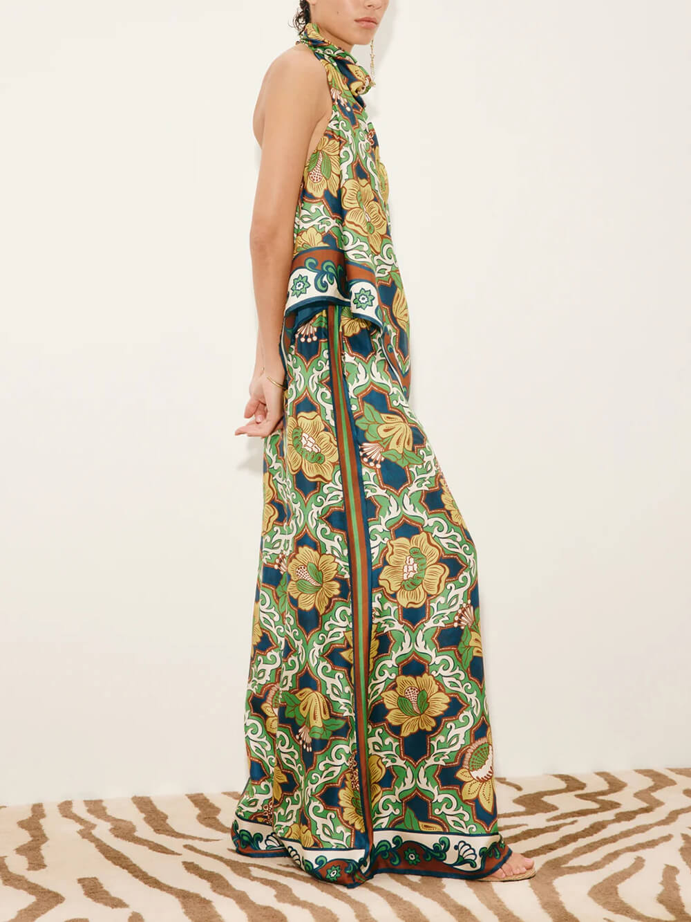 Modern Satin Asymmetric Print Backless Camisole And Pocket Wide-Leg Pants Set