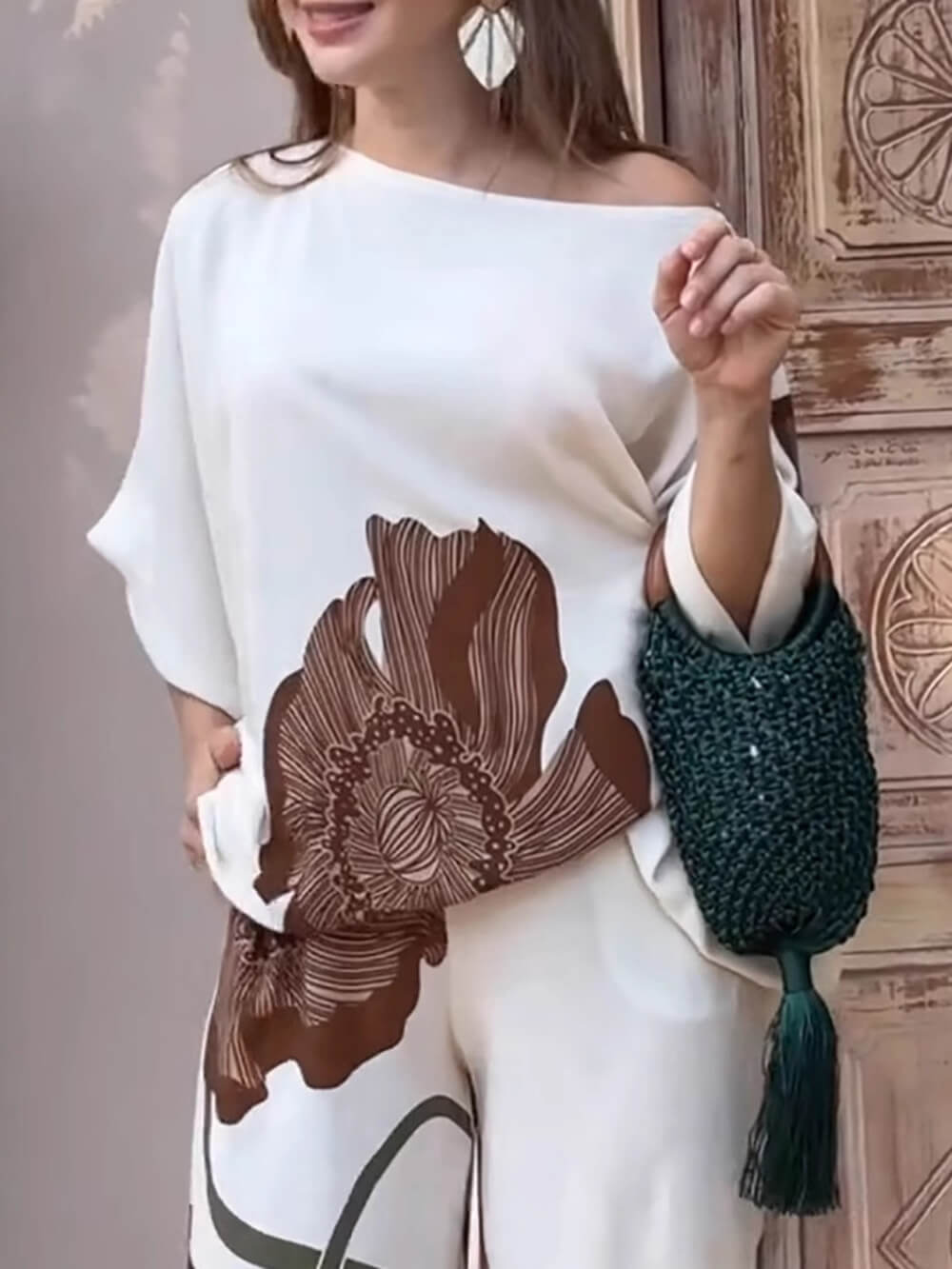 Retro Floral Print Batwing Sleeves Loose-fitting Top White