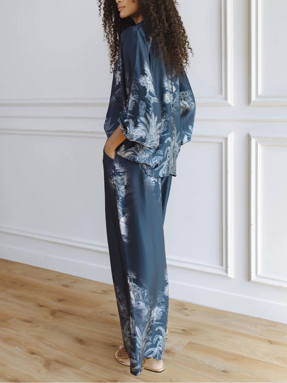 Unique Navy Blue Floral Print Loose-fitting Top with Elastic Waist and Wide-leg Pants Set