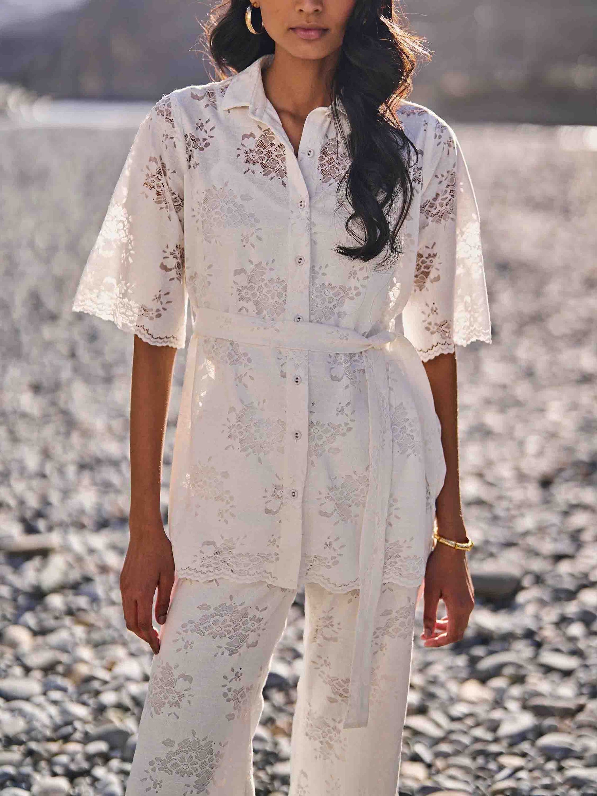 Elegant Floral Lace Short-sleeved Tie-front Shirt White