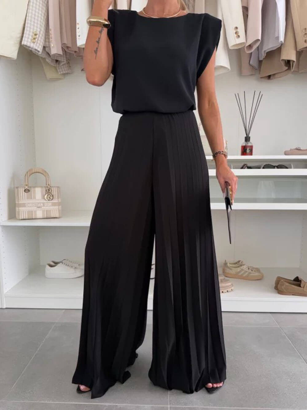 Fashionable Round Neck Padded Shoulder Top