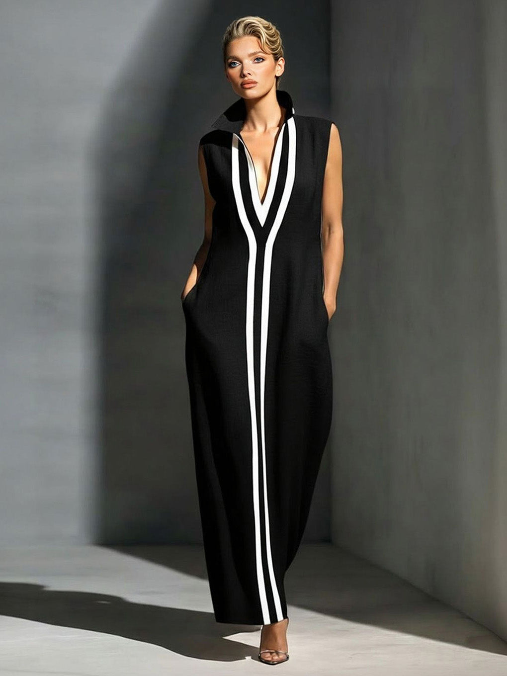 Elegant Sleeveless Deep V-Neck Contrast-Trim Maxi Dress Black
