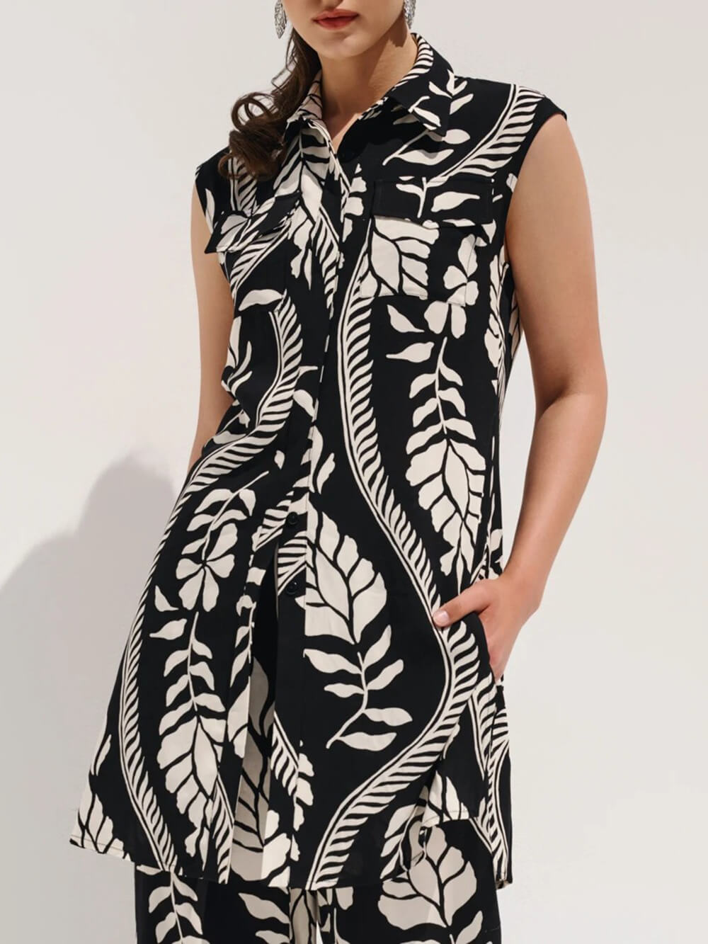 Unique Sleeveless Floral Print Tank Shirt Black