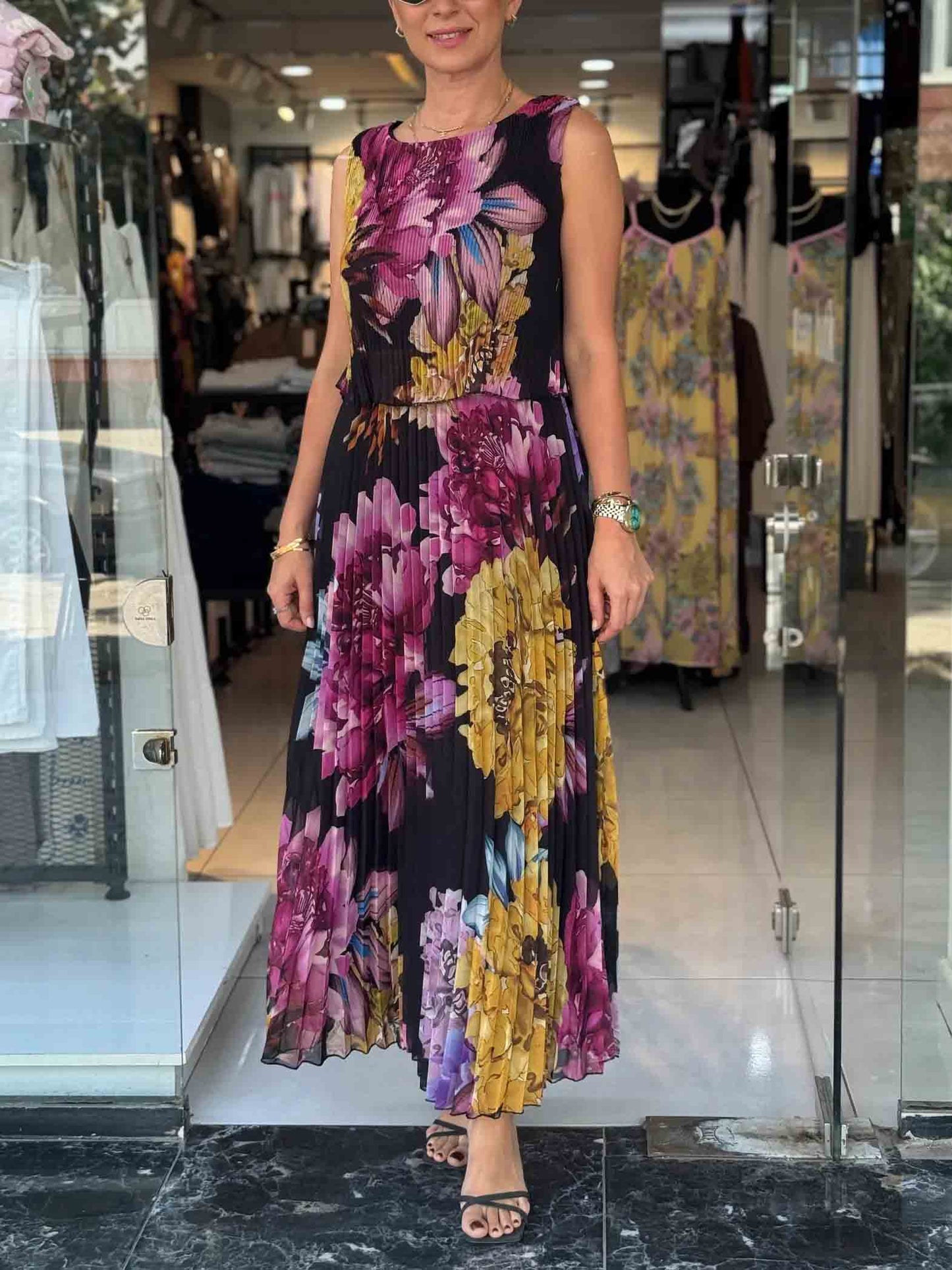Elegant Double-layered Pleated Chiffon Printed Maxi Dress Black
