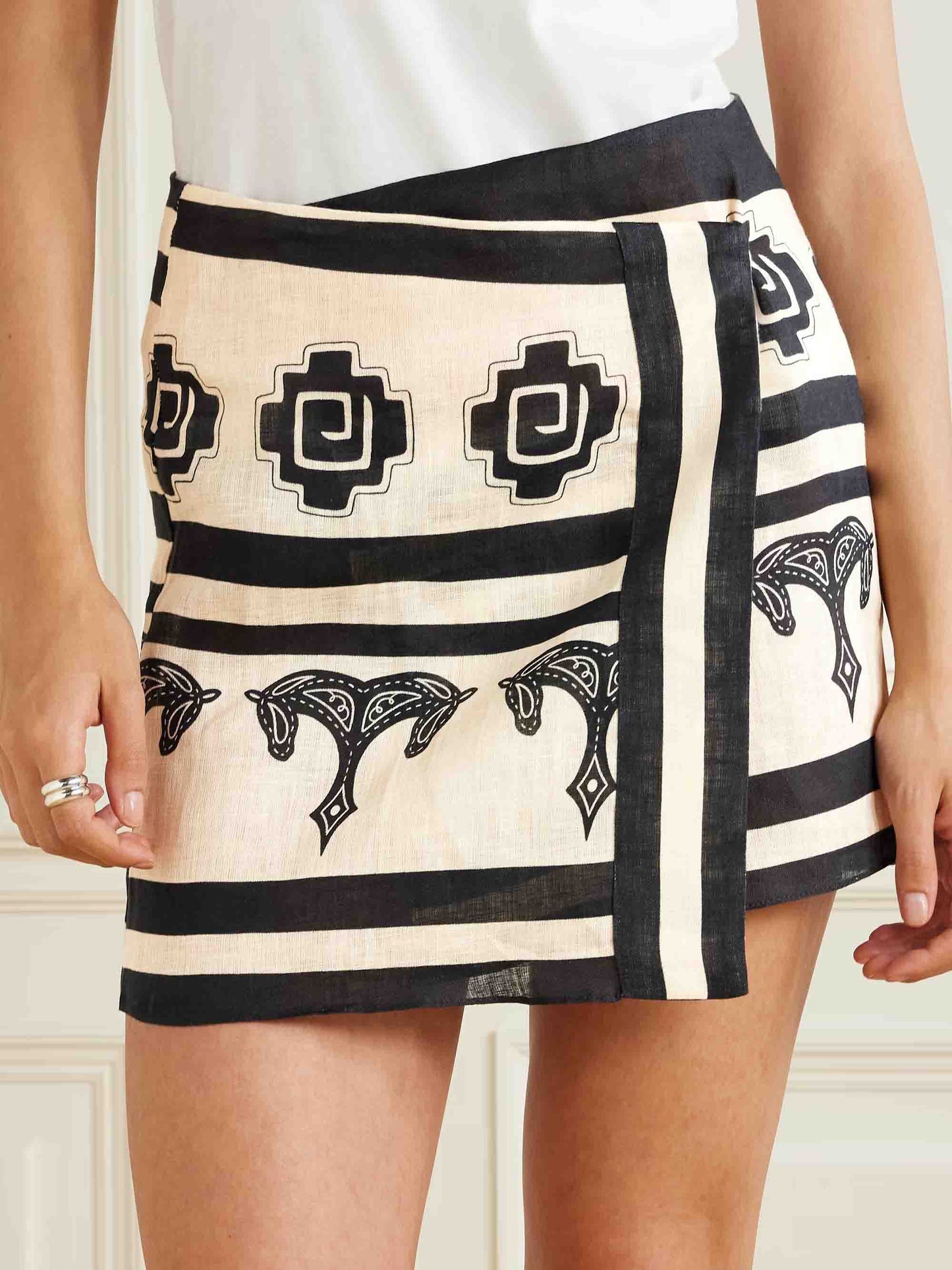 Exquisite Striped Geometric Print Mini Skirt Cream
