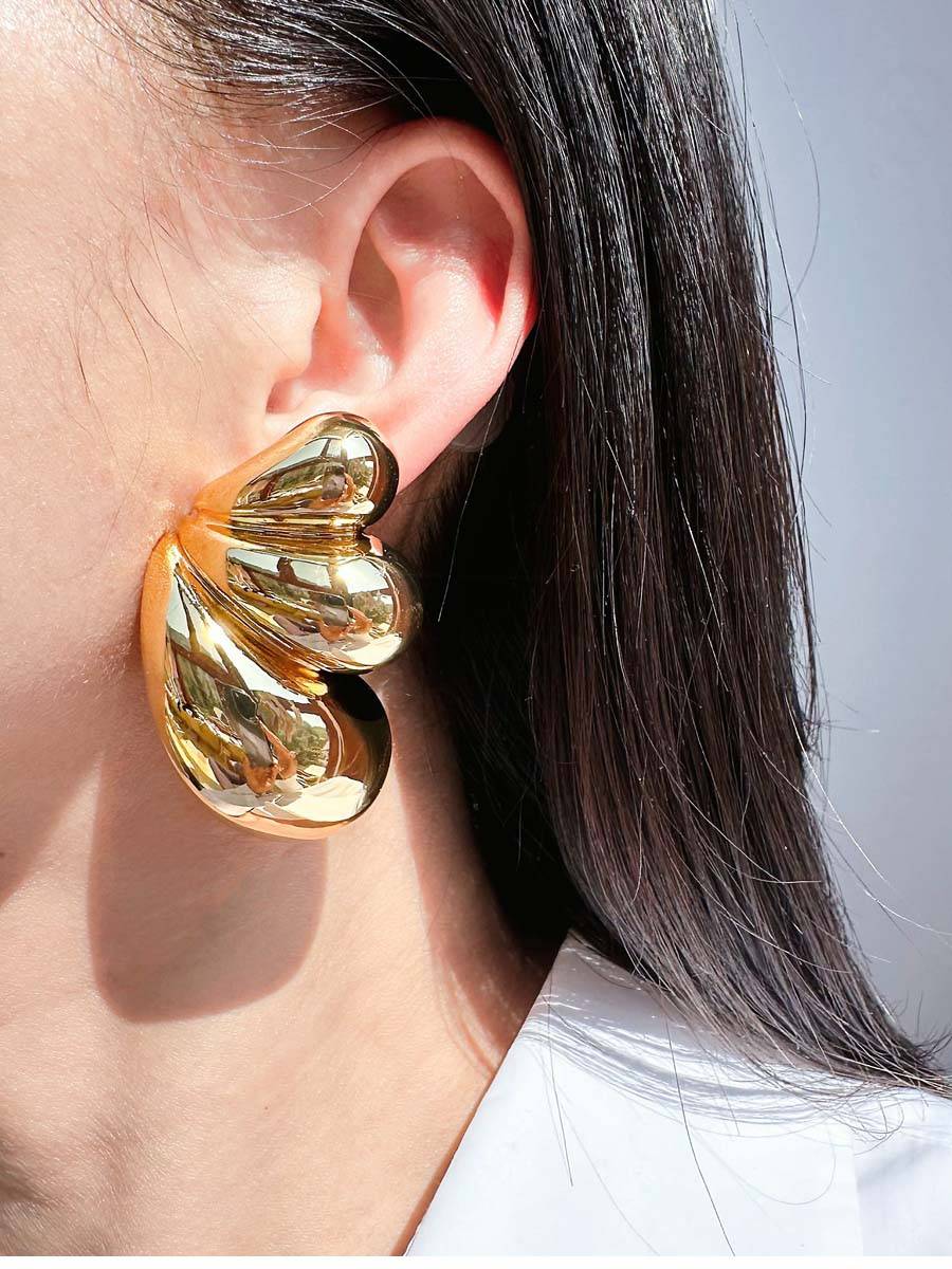 Unique Wings Element Earrings Gold F