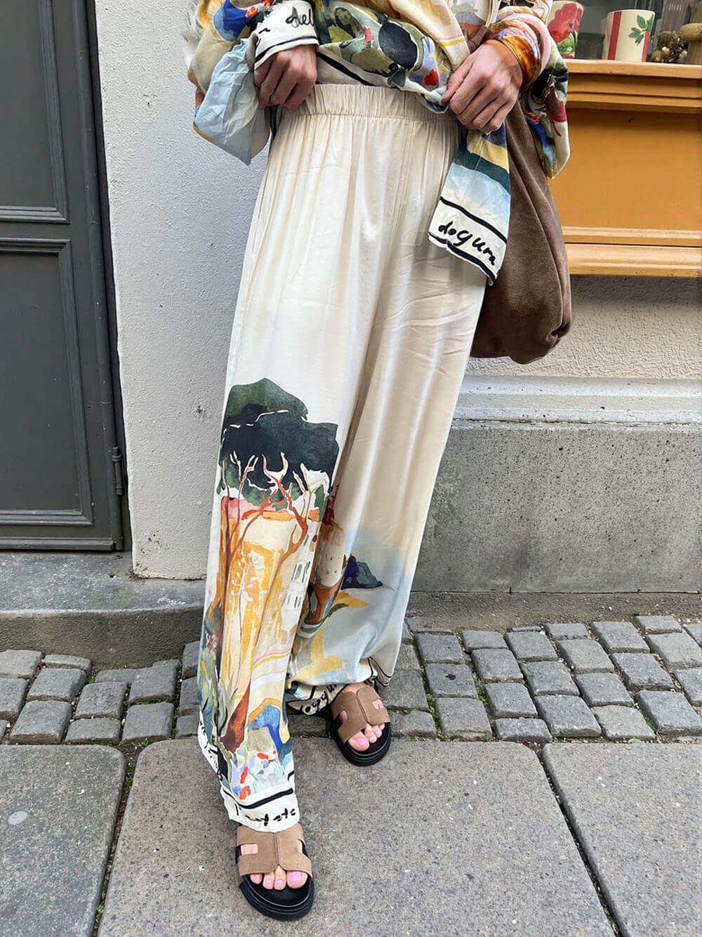 Modern Unique Satin Landscape Print Elastic Waist Pocket Wide Leg Pants White