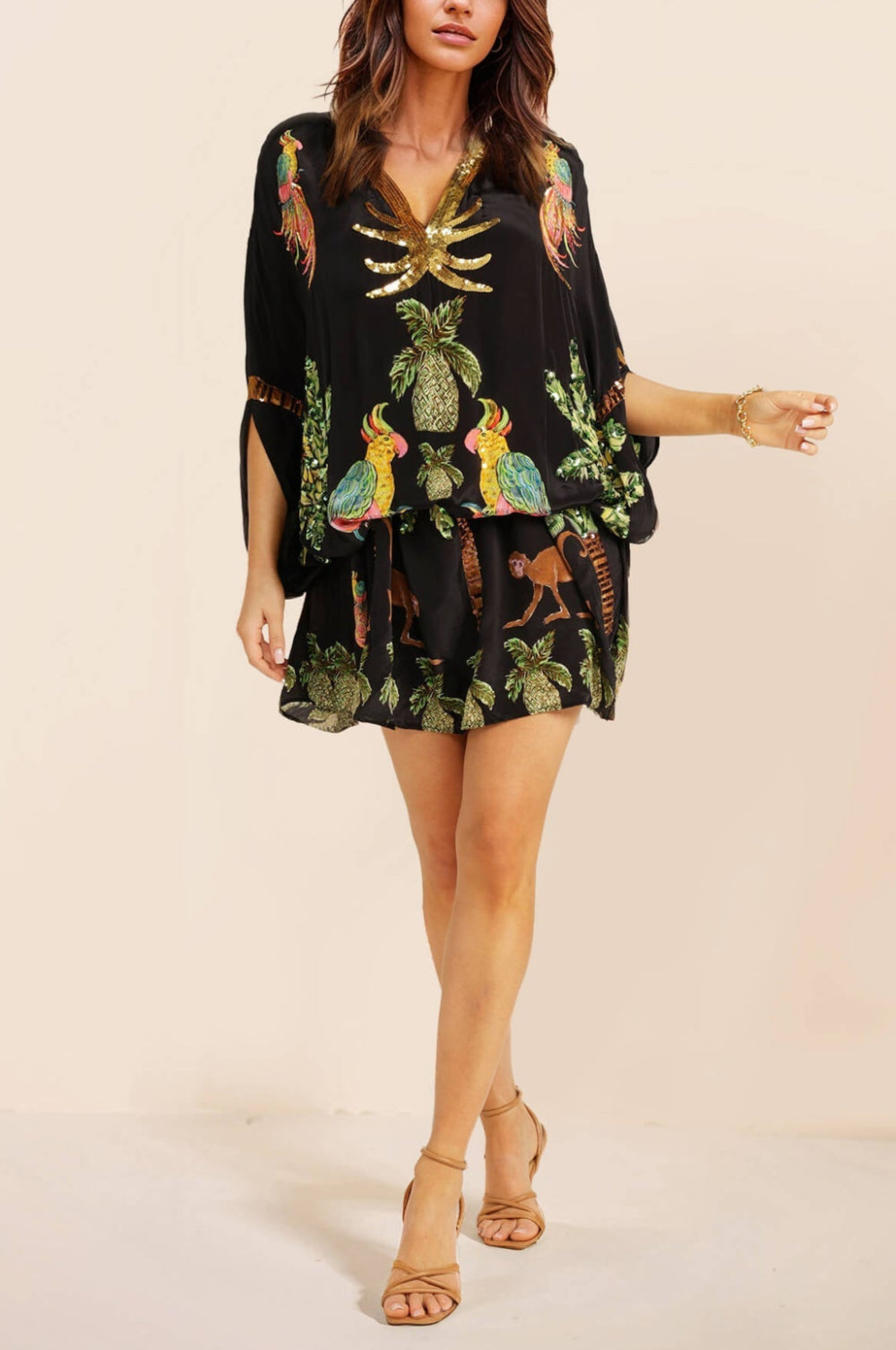 Robe unique à manches tombantes et imprimé cocotier