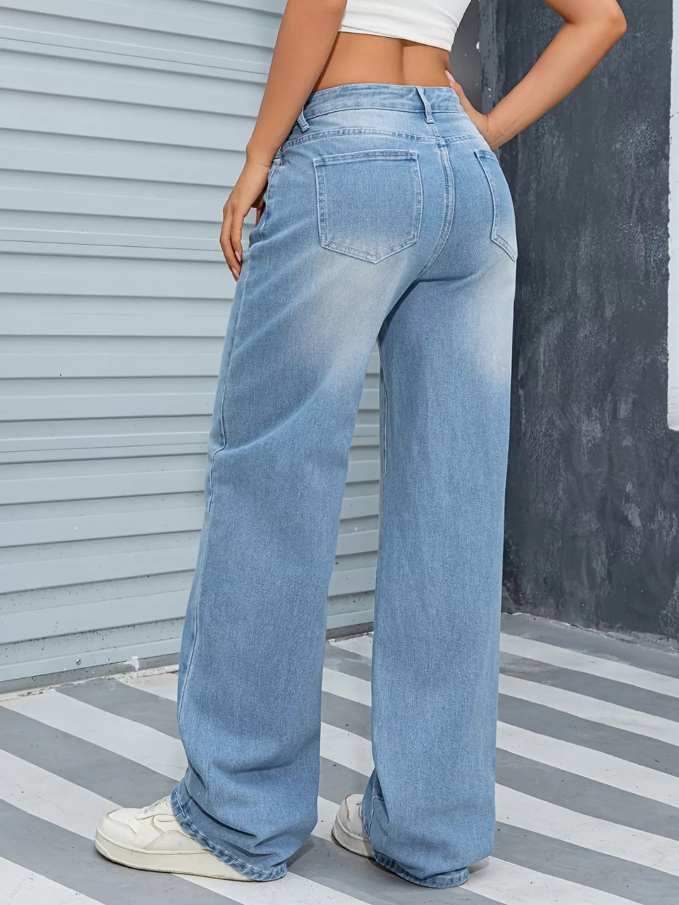 Wide Leg Washed Jeans