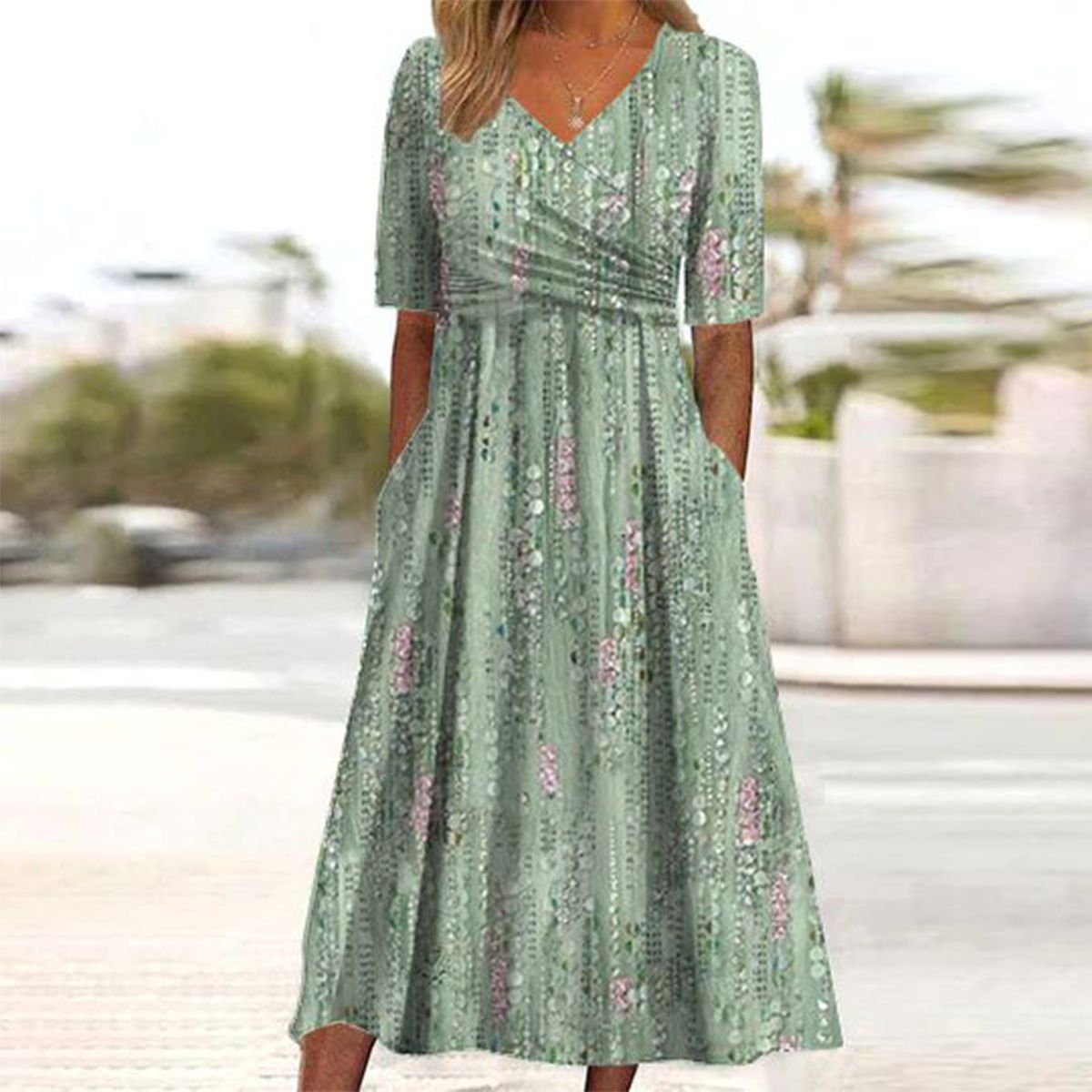 Pristine – A-Linien-Kleid mit Blumenmuster und hoher Taille