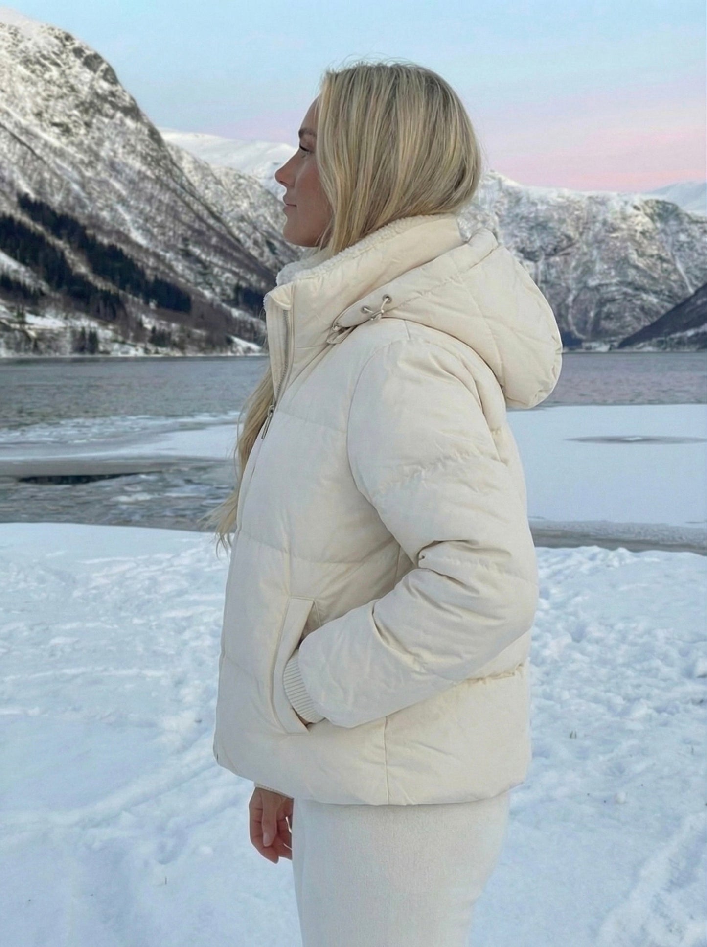 Joane | Hooded Short Puffer Jacket with Plush Lining