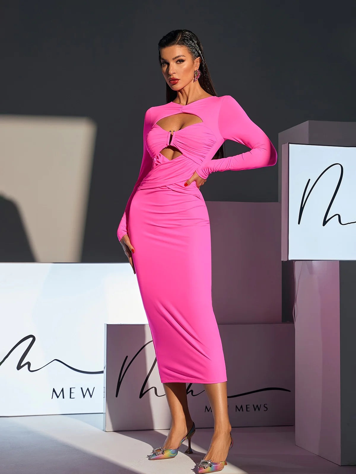 Long sleeves Pink cutout midi dress