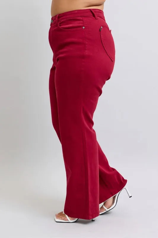 Plus Size 90’s-Inspired Heart Pocket Straight Jeans