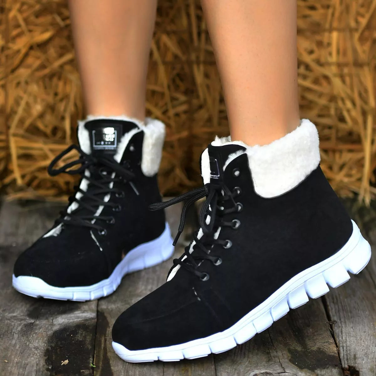 Lace Up Round Toe Boots