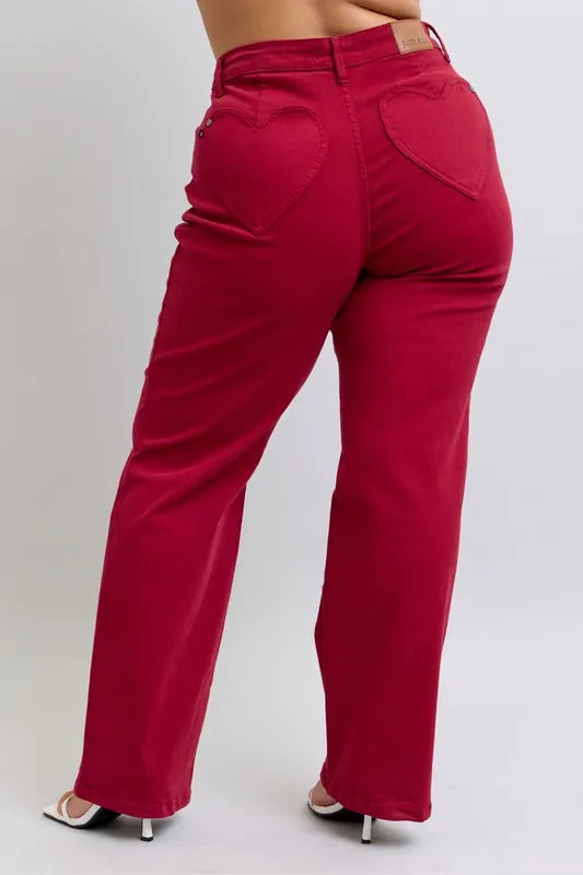 Plus Size 90’s-Inspired Heart Pocket Straight Jeans