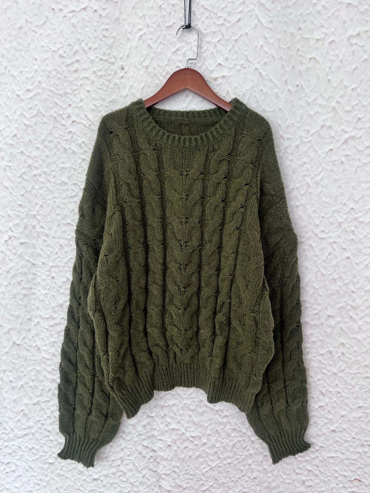 Cable Knit Long Sleeve Sweater – Cozy, Classic Winter Essential