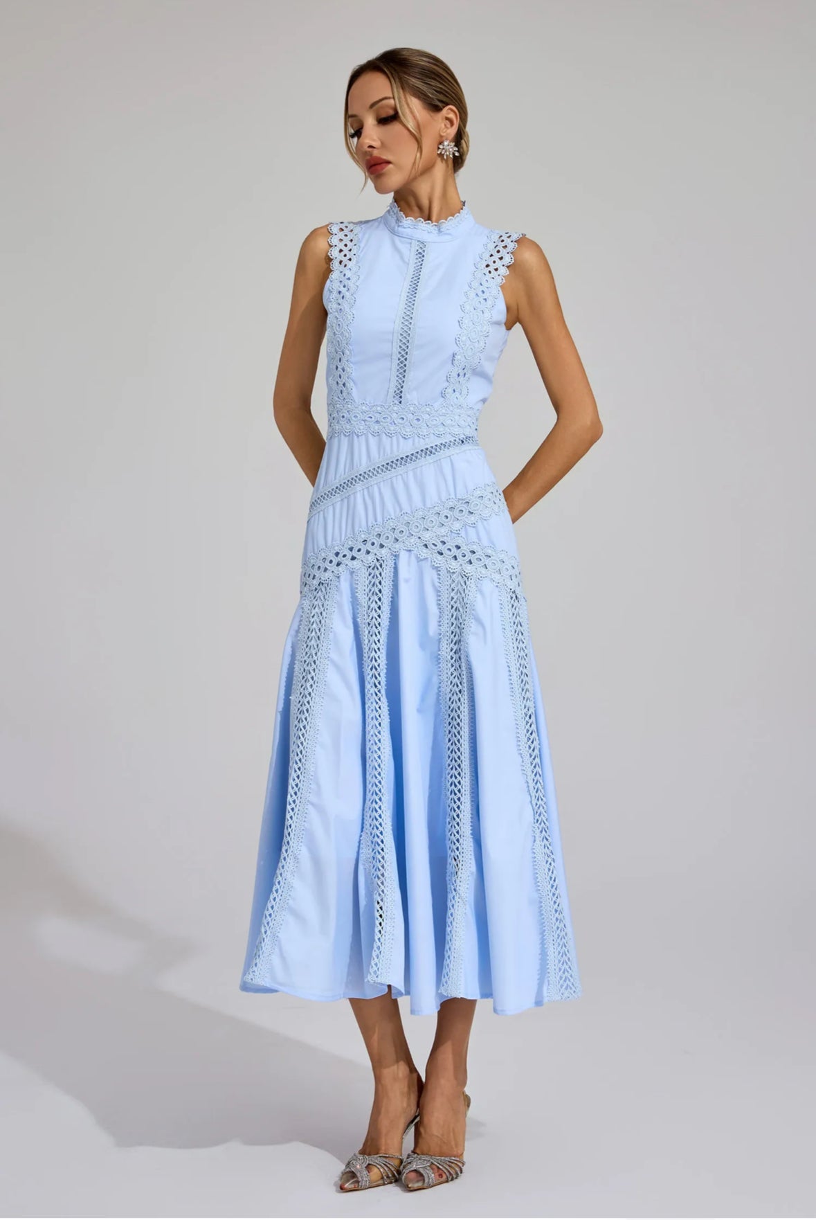 Sleeveless Blue lace maxi dress